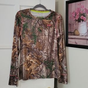 NWOT Under Armour heat gear/scent control/ Large